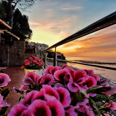 Konukevi Brezza Marina Cefalù