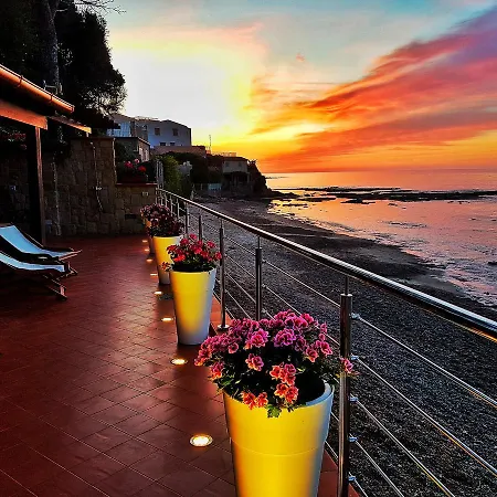 Konukevi Brezza Marina Cefalù